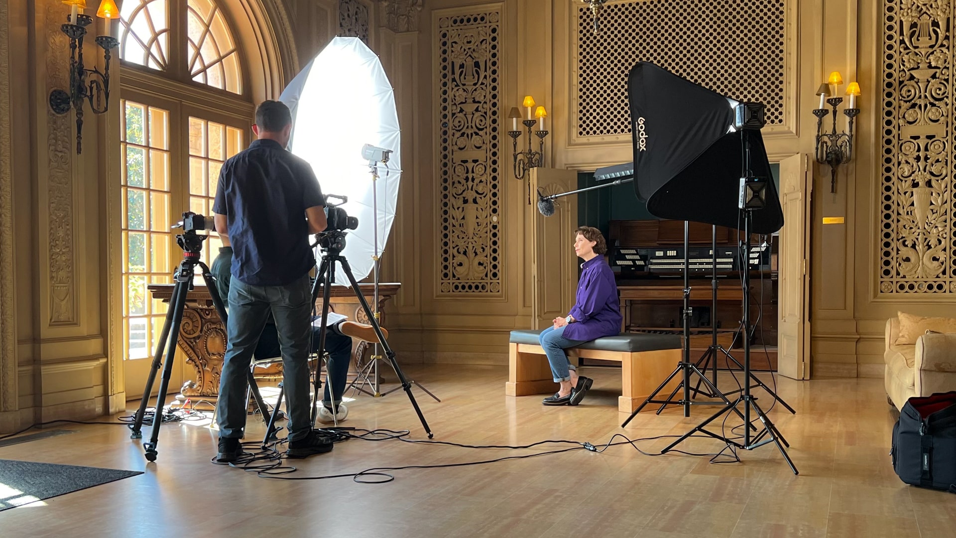 The Koch Comm team interviewing an arts organization.